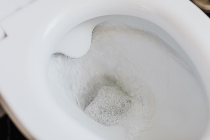 How To Empty A Toilet Bowl Without Making A Mess?